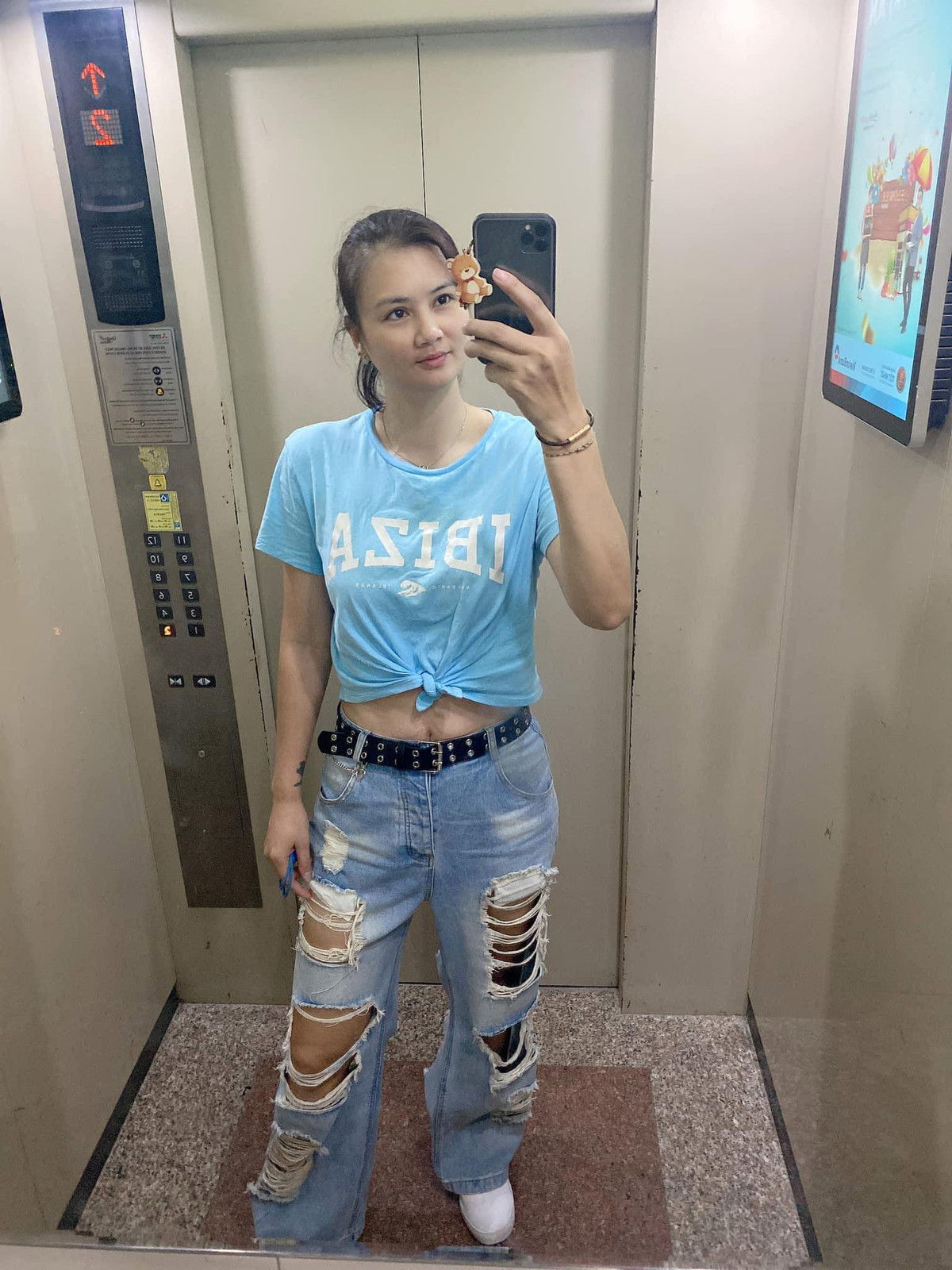 “Hoa khôi bóng chuyền” Kim Huệ gây bất ngờ khi mặc suit hay bikini - Hình 4 “Hoa khoi bong chuyen” Kim Hue gay bat ngo khi mac suit hay bikini-Hinh-4