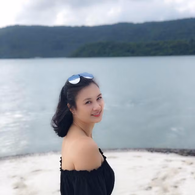 “Hoa khôi bóng chuyền” Kim Huệ gây bất ngờ khi mặc suit hay bikini - Hình 13 “Hoa khoi bong chuyen” Kim Hue gay bat ngo khi mac suit hay bikini-Hinh-13