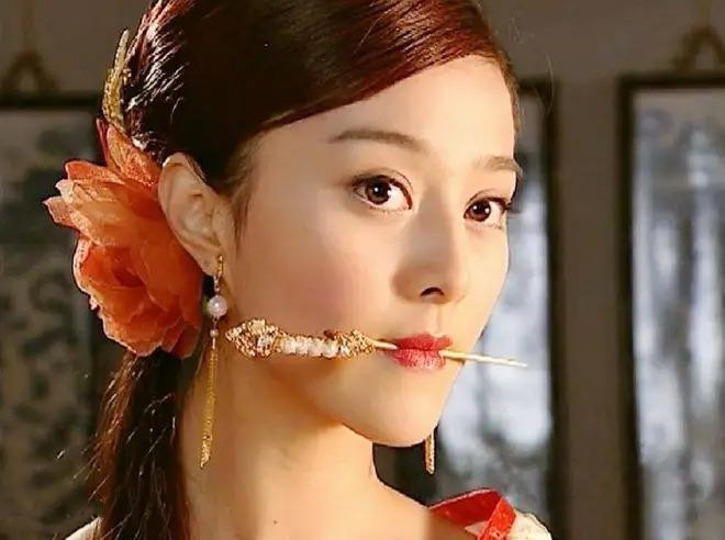 Phạm Băng Băng từng đóng Mộng Hoa Lục, đẹp bỏ xa Lưu Diệc Phi - Hình 5 Pham Bang Bang tung dong Mong Hoa Luc, dep bo xa Luu Diec Phi-Hinh-5