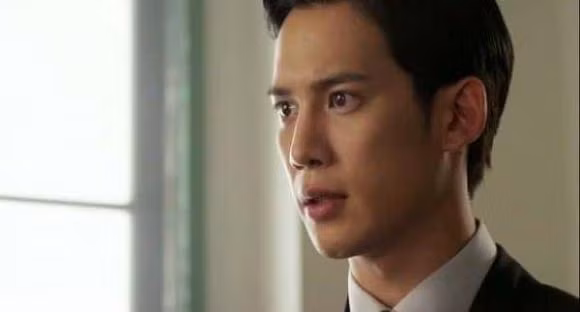 Tro ve nha sau 2 nam o nuoc ngoai de tao bat ngo cho ban gai