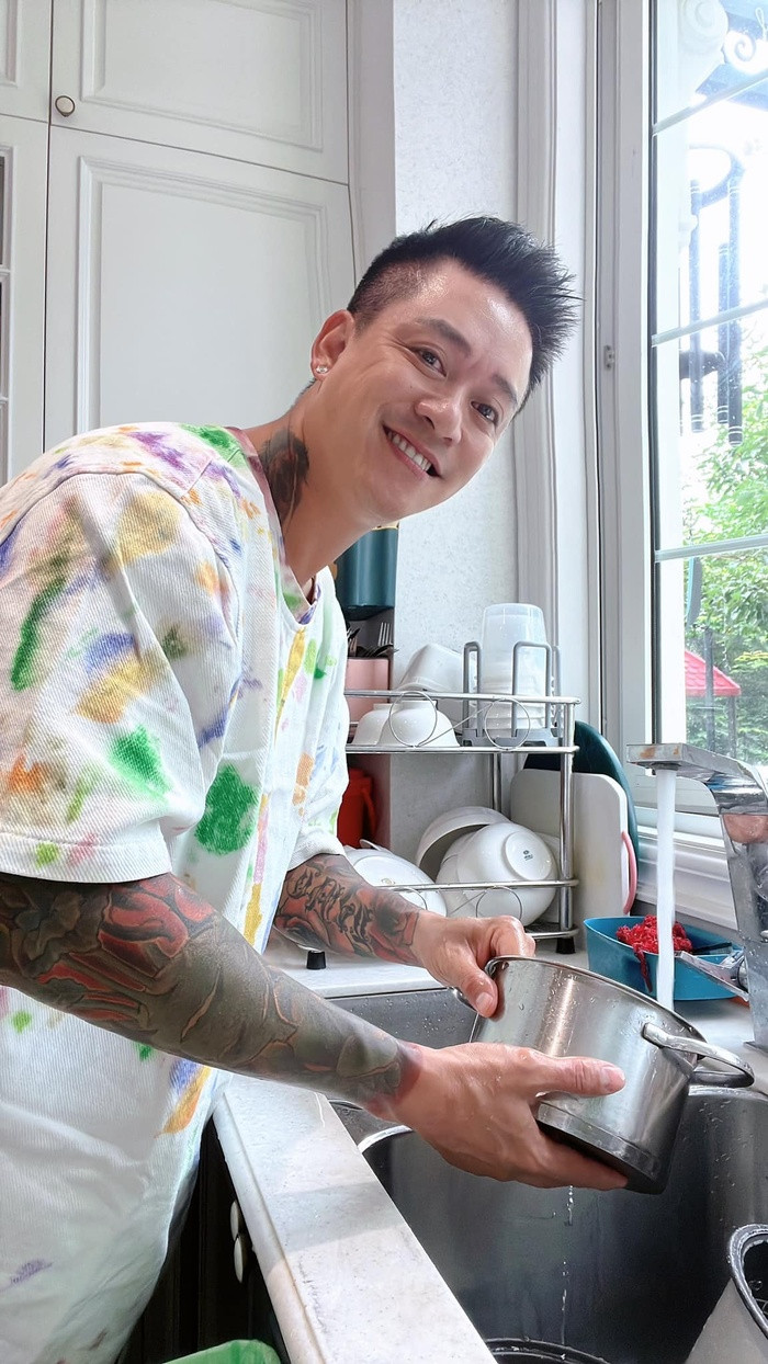 Su thay doi kho tin cua nam ca si dinh dam, noi tieng dao hoa Vbiz mot thoi