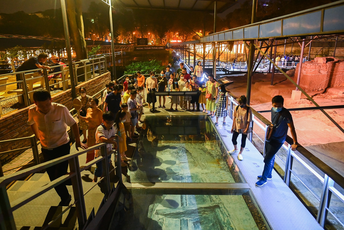 Cuộc khai quật khảo cổ học lớn nhất Việt Nam từ trước tới nay được tiến hành từ tháng 12/2002, mục đích để xây nhà Quốc hội mới tại chính nơi này. Khu khai quật thuộc địa chỉ 18 Hoàng Diệu, quận Ba Đình, được Viện khảo cổ học phân làm 4 khu, đặt tên là A, B, C, D.