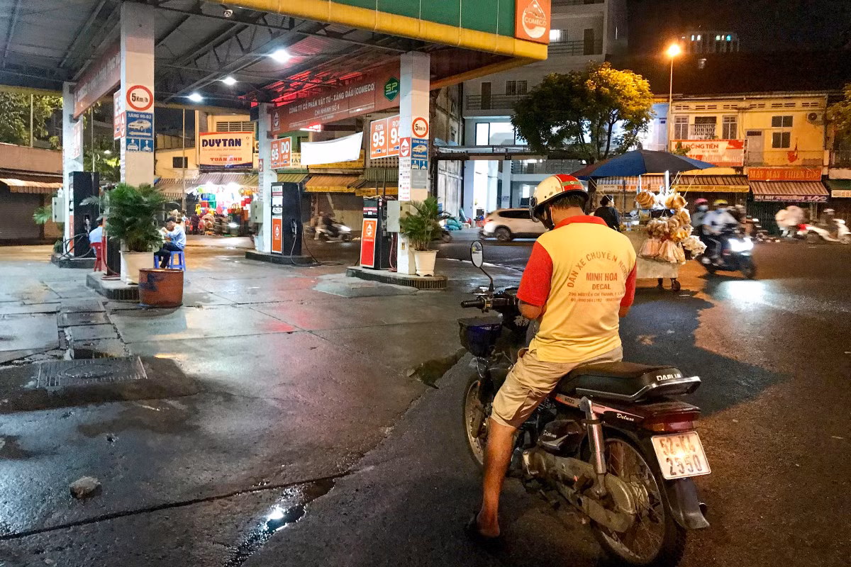 'Do mat' tim noi do xang cuoi tuan o TP.HCM-Hinh-5