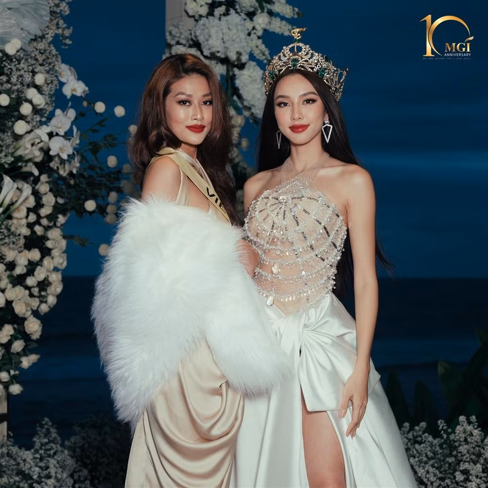 Thien An phan ung cuc ben khi bi MC Miss Grand chiem cho-Hinh-5