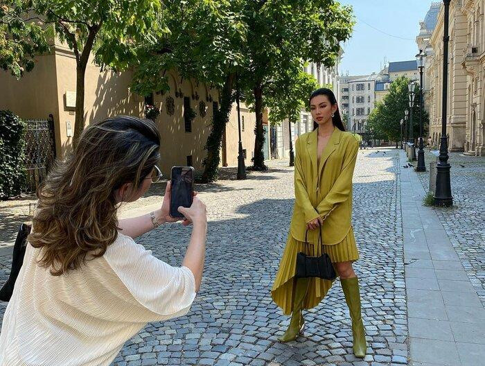 Chi 1 hanh dong cho thay Thuy Tien duoc chu tich Nawat 'cung hon trung'-Hinh-6