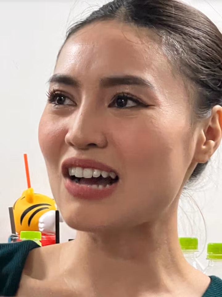 Ninh Duong Lan Ngoc mat ve ngoc nu qua goc may chi em-Hinh-5