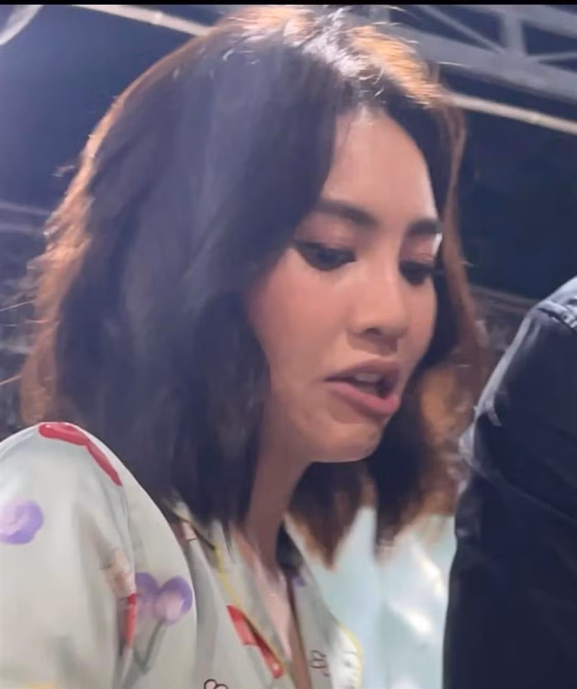 Ninh Duong Lan Ngoc mat ve ngoc nu qua goc may chi em-Hinh-8