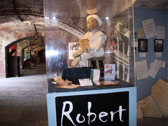 Những hiện tượng kỳ quái đáng sợ quanh đồ vật bị ám ảnh 2 Những hiện tượng kỳ quái đáng sợ quanh đồ vật bị ám ảnh 2