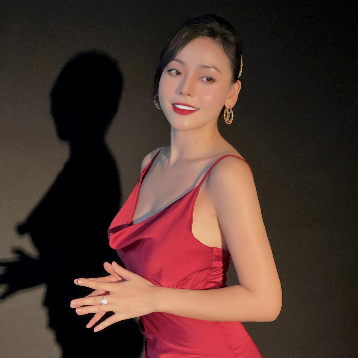 Huyền Trang kiệt sức sau 4 tiếng quay cảnh nóng với Việt Anh Huyen Trang kiet suc sau 4 tieng quay canh nong voi Viet Anh