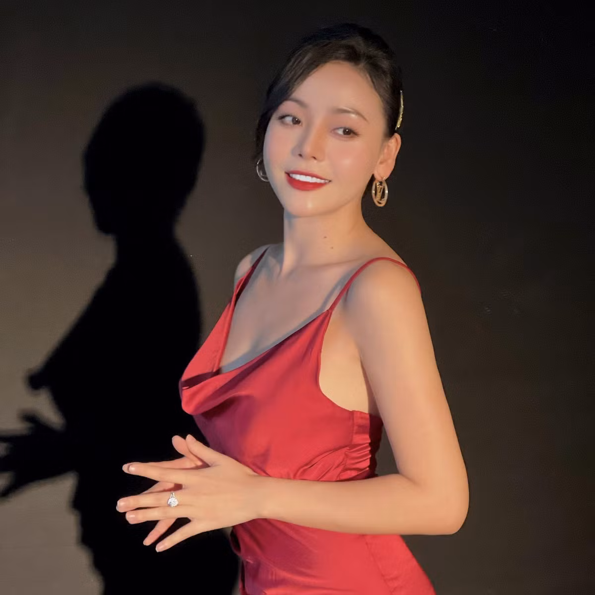 Huyen Trang kiet suc sau 4 tieng quay canh nong voi Viet Anh