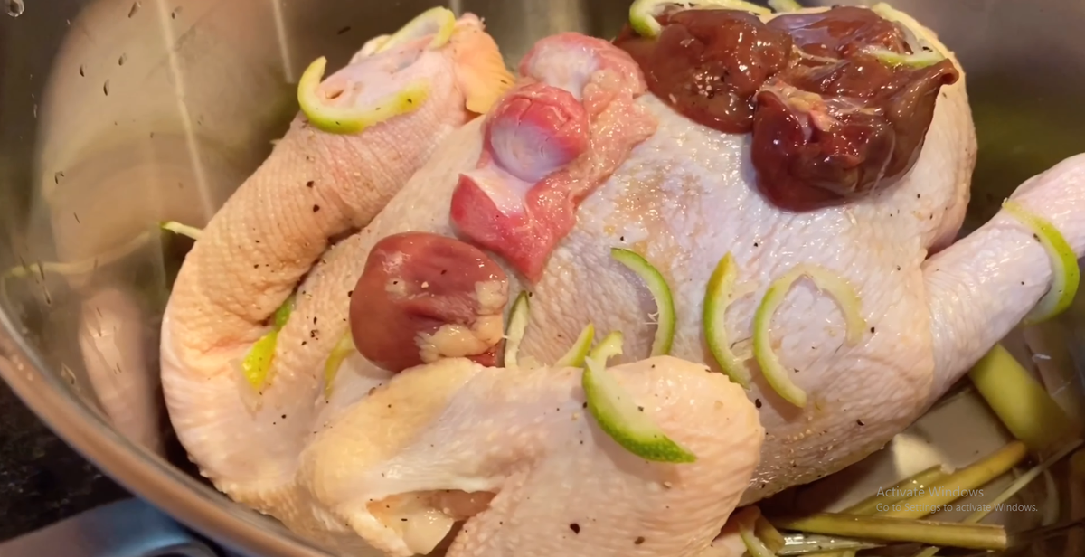 Luộc gà ngon, thịt ngọt, da giòn sần sật nhớ cho thêm thứ này - Hình 2 Luoc ga ngon, thit ngot, da gion san sat nho cho them thu nay-Hinh-2