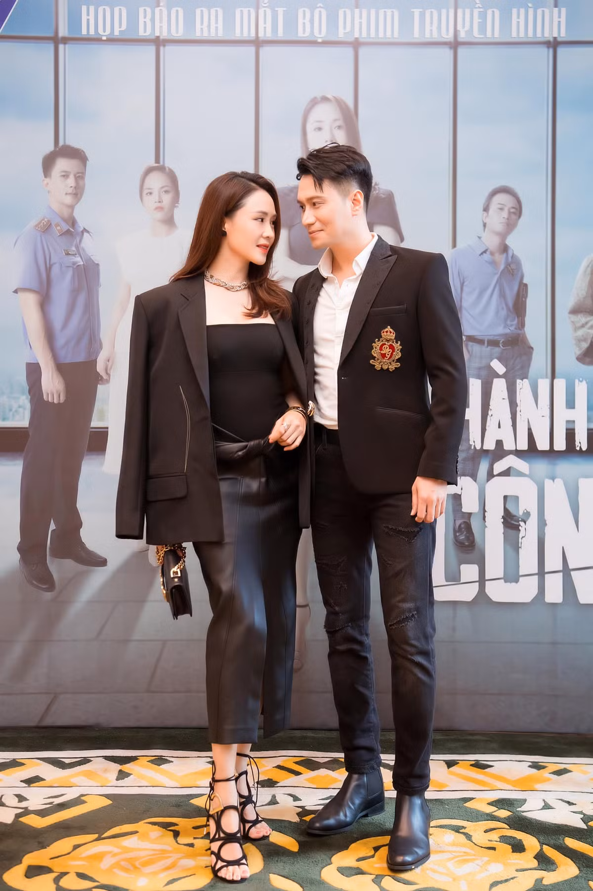 Viet Anh tiet lo ve vai dien co canh nong du doi nhat su nghiep