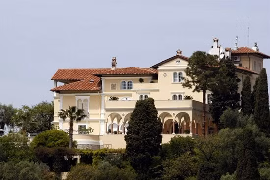 79.000 USD/m2 là giá đất hiện hành tại phố Boulevard du Général de Gaulle, bán đảo Cap Ferrat, Pháp.