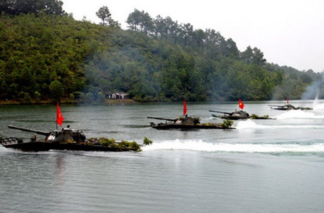 Bơi nước tốt là một ưu điểm của PT-76.