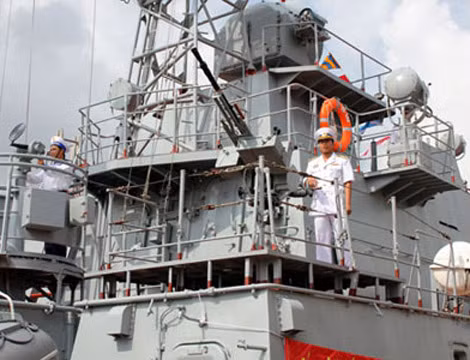 Nhiều tàu chiến của Việt Nam, kể cả các tàu hiện đại đều được trang bị bổ sung thêm súng máy phòng không tầm thấp 14,5mm.