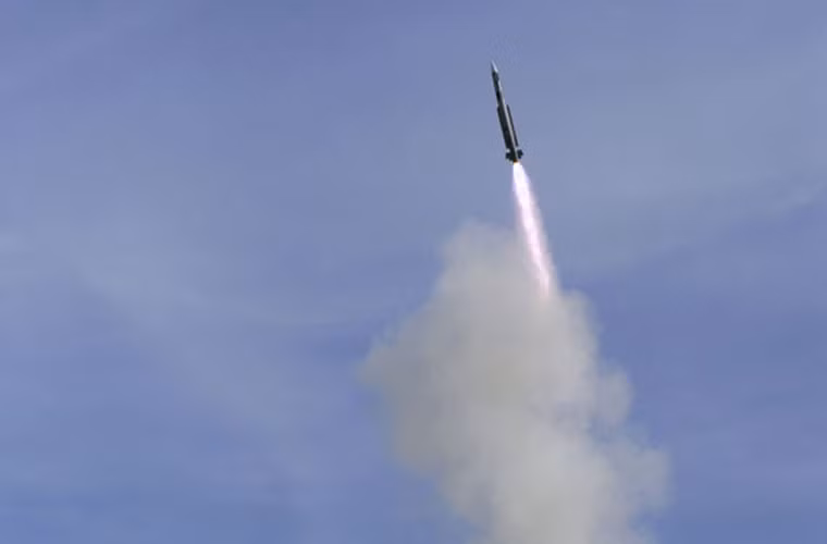 Trong tương lai, tầm phòng không trên biển của Hải quân Việt Nam sẽ tăng lên tới 20km khi chúng ta có trong biên chế tàu hộ vệ tên lửa Sigma 9814. Các tàu này được trang bị 12 tên lửa phòng không phóng theo phương thẳng đứng VL MICA đạt tầm bắn 20km, độ cao tối đa 9km.