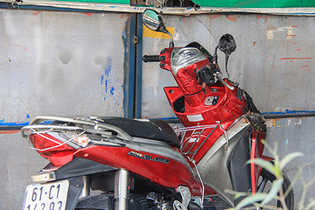 Chiếc xe máy của nạn nhân Trần Văn Cơ. Chiếc xe máy của nạn nhân Trần Văn Cơ.