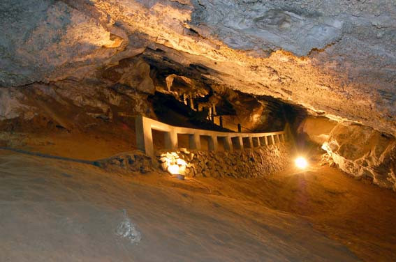 Với giá trị đặc biệt về địa chất và cảnh quan, các hang động trong khu vực Kujang đã được đưa vào danh sách đề cử Di sản thiên nhiên thế giới của CHDCND Triều Tiên.