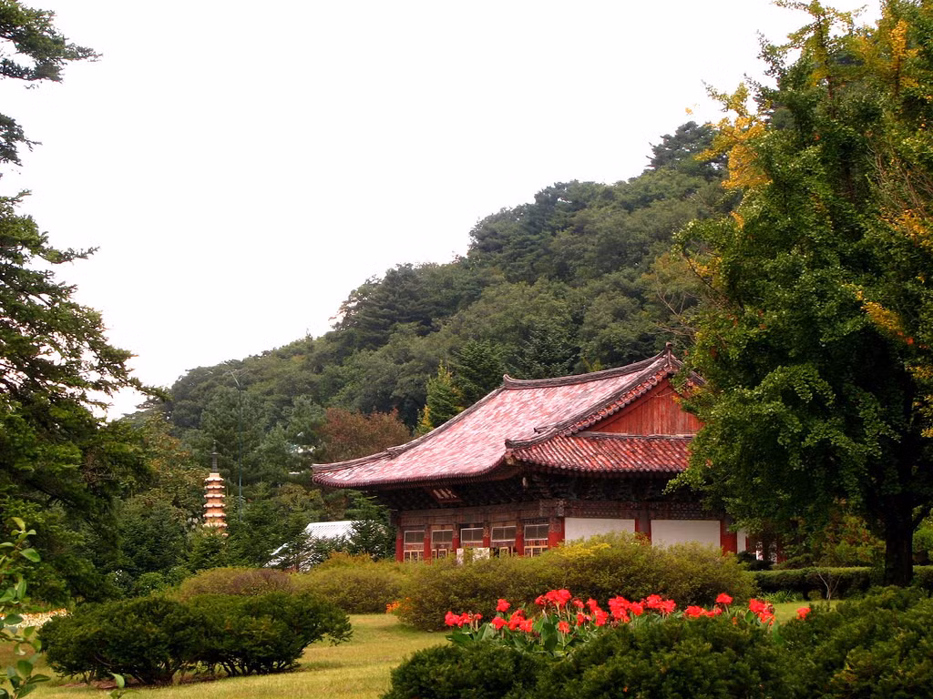 Với những giá trị đặc biệt về lịch sử và kiến trúc, chùa Pohyon đã được UNESCO công nhận là Di sản văn hóa thế giới.