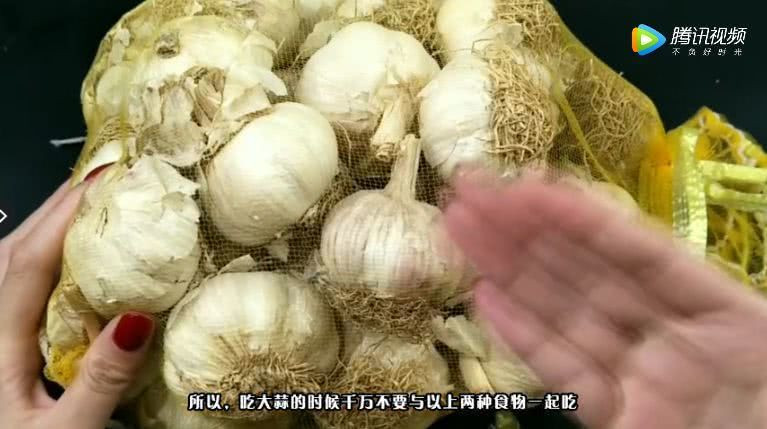 Ca gia dinh 3 nguoi chet vi an toi ngay Tet, chuyen gia tiet lo su that