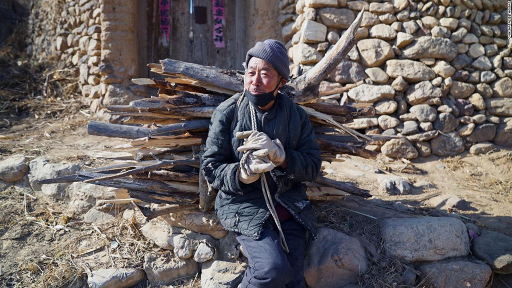 Tuoi gia o Trung Quoc: Hy sinh nuoi con, ve gia phai tu nuoi minh
