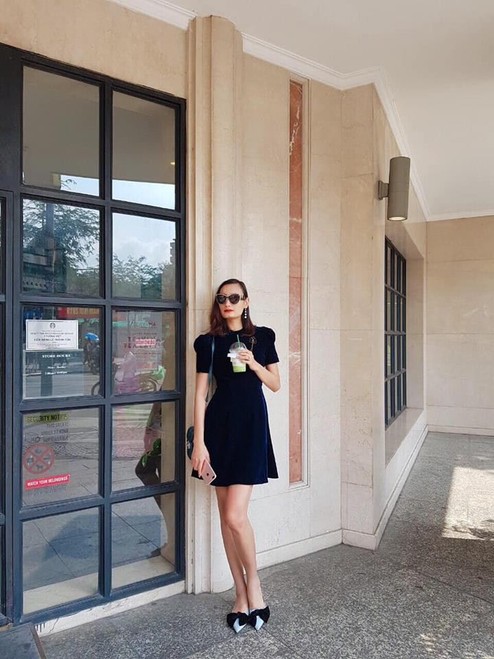 Lê Thúy xuống phố đầu xuân, góp mặt trong tin sao Việt.