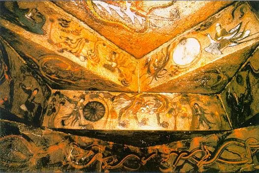 Đặc biệt, khoảng 90 lăng mộ được trang trí bằng những bức tranh tường rất đẹp. Nội dung các bức tranh này thể hiện về cuộc sống và quan điểm "sự sống sau cái chết " của người dân Cao Câu Ly, được đánh giá là những kiệt tác của nhân loại.