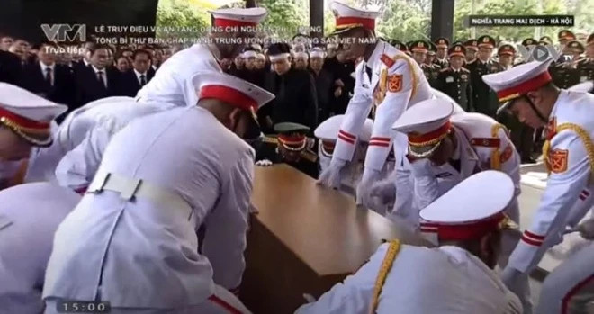 Tong Bi thu Nguyen Phu Trong ve voi dat me-Hinh-11