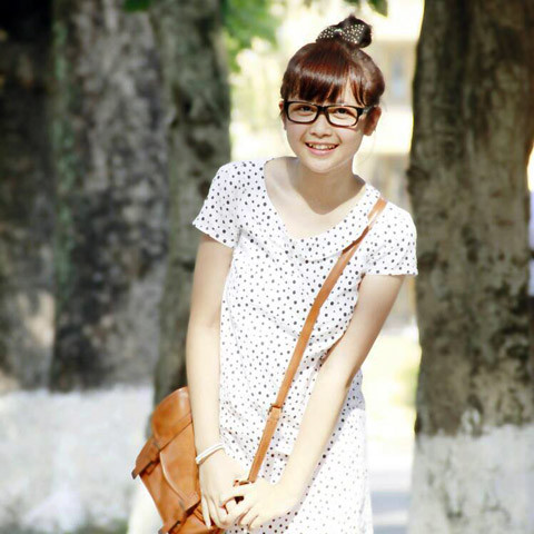 "Mờ Naive", được khá nhiều người biết đến khi cô bạn Cover ca khúc "Em trong mắt tôi" hồi tháng 6.