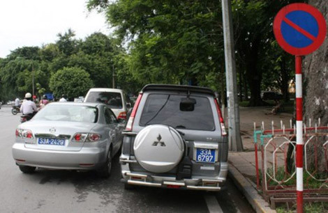 ... biết luật mà vẫn cố tình làm "ngơ"