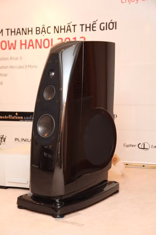 Đôi Rockport Altair II trình diễn đầy lực với chất âm tự nhiên, tốc độ đáp ứng cực nhanh.