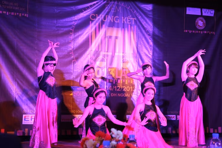 Soul of Law 2013, chủ đề “Thương mại Quốc tế”, là cuộc thi thường niên do câu lạc bộ Nhà tư vấn Luật trường Đại học Ngoại thương tổ chức, đã thu hút được sự quan tâm của rất nhiều các bạn sinh viên theo học tại các trường đại học (ĐH) khác nhau.