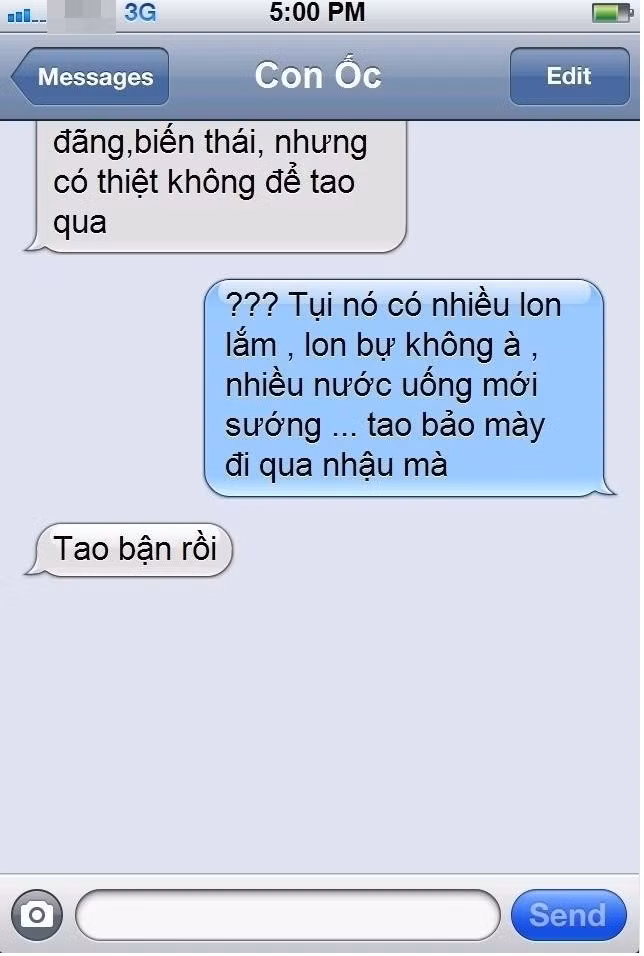 Chỉ vì thiếu dấu. 