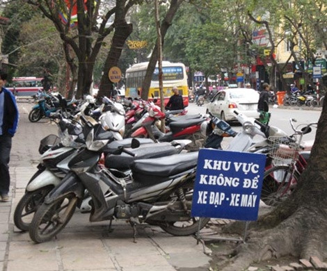 Biển cấm chỉ để làm... "dáng"