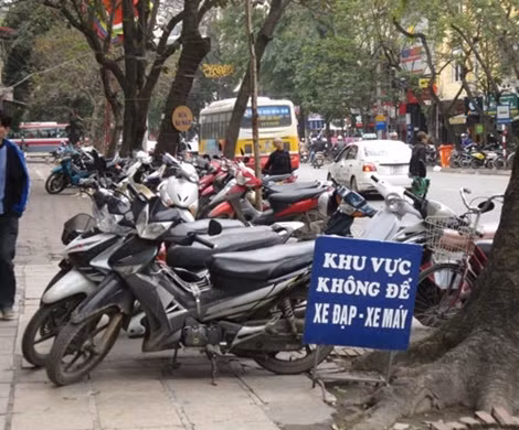 Biển cấm chỉ để làm... "dáng"