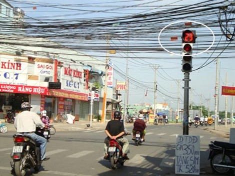 Đèn đỏ đã báo, nhưng... vẫn vượt