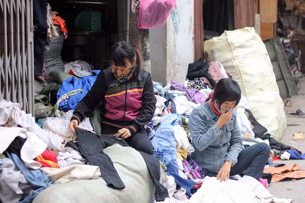  Khẩu trang là giải pháp tốt nhất để chống lại các loại mùi từ phế liệu. 