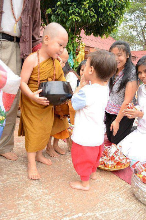 Biết yêu thương từ khi còn nhỏ