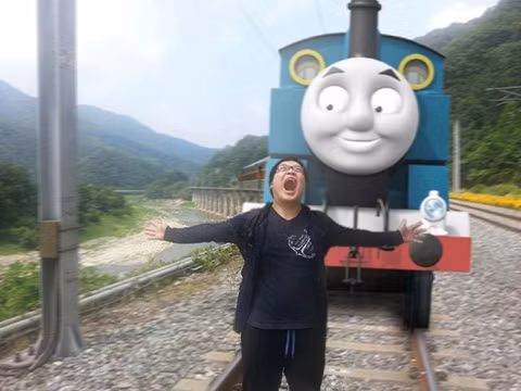 "Tôi muốn có tàu chạy đến..."