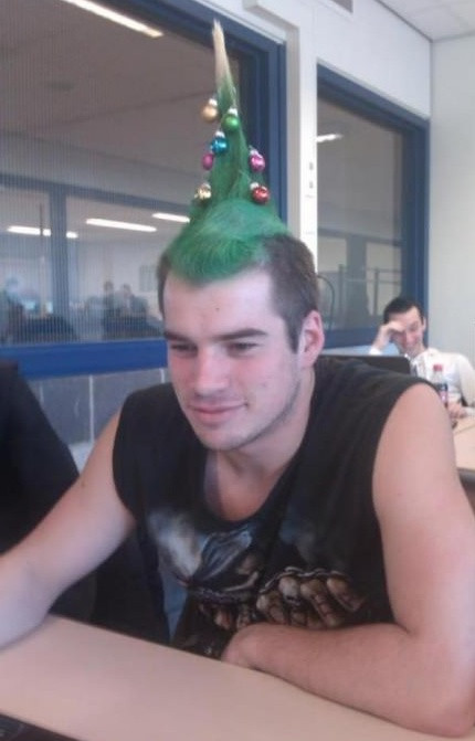 Kiểu tóc cho Giáng sinh.