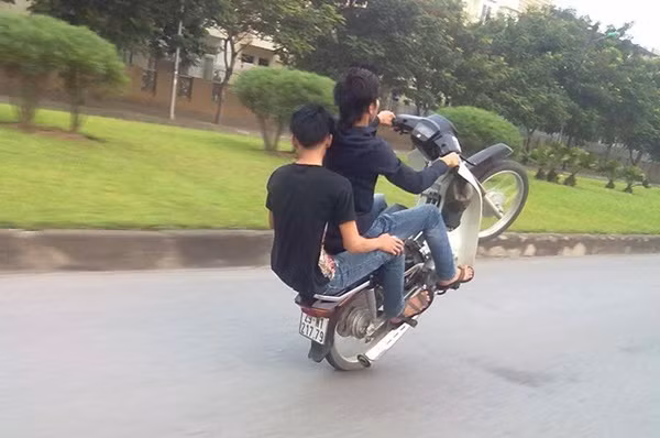 ... đều được teen sử dụng để trình diễn các màn bốc đầu... cực kỳ nguy hiểm...