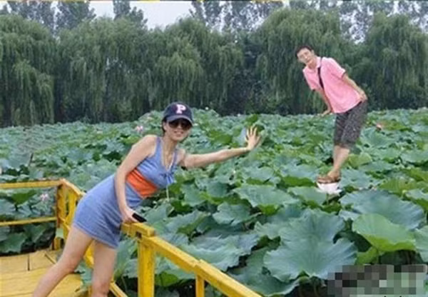 "Đừng đi xa em anh nhé".