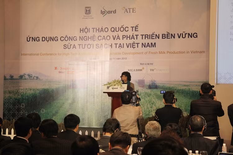 Bà Thái Hương phát biểu tại hội thảo.