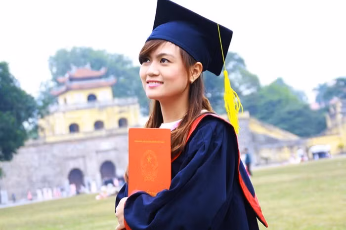 "Hướng về một tương lai tươi sáng".