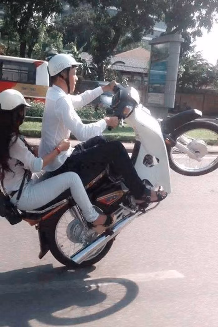 Một số bạn gái đang đánh cược cả tính mạng của mình cho những bạn trai.