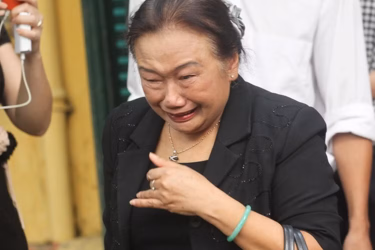 Những giọt nước mắt khóc thương Đại tướng của người dân.