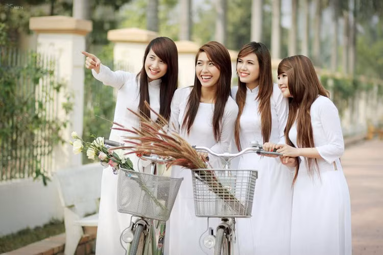 Hồn nhiên và nhí nhảnh.