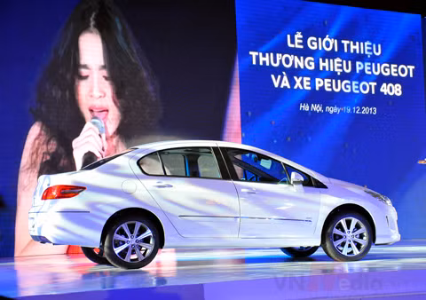 Peugeot 408 - đối thủ mới trong phân khúc C vốn khá chật chội.