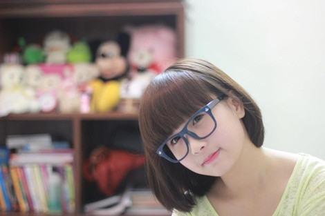 "Li Ly" luôn biết cách tạo dáng khi chụp hình, để trở nên xinh đẹp hơn