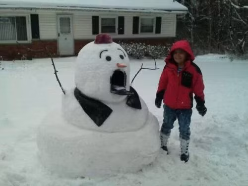 Người tuyết cũng biết "biểu cảm".